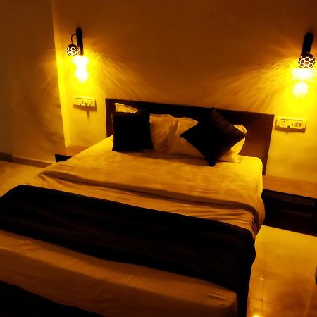 Hotel Rain Sky Inn Lonavala Bagian luar foto
