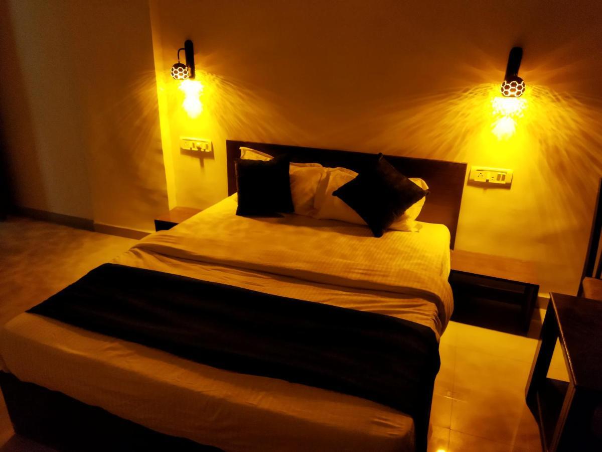 Hotel Rain Sky Inn Lonavala Bagian luar foto