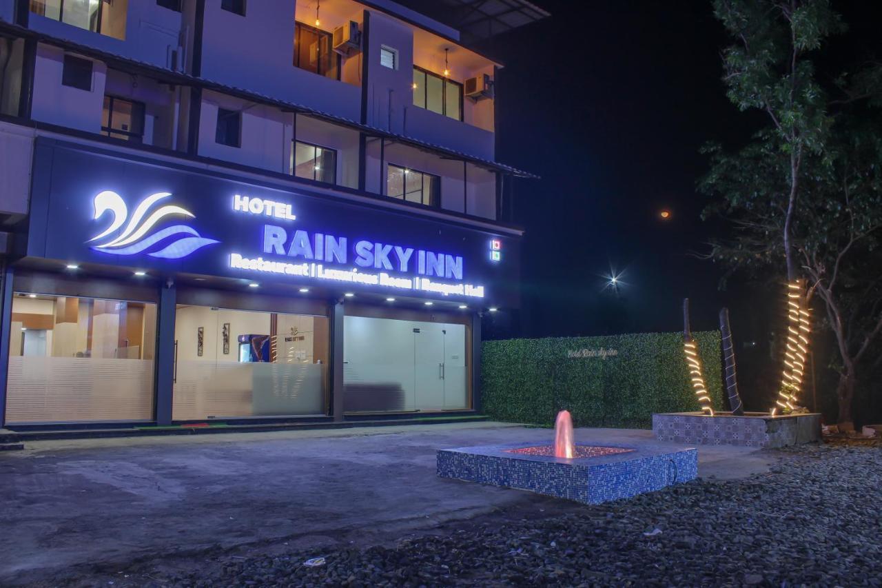 Hotel Rain Sky Inn Lonavala Bagian luar foto
